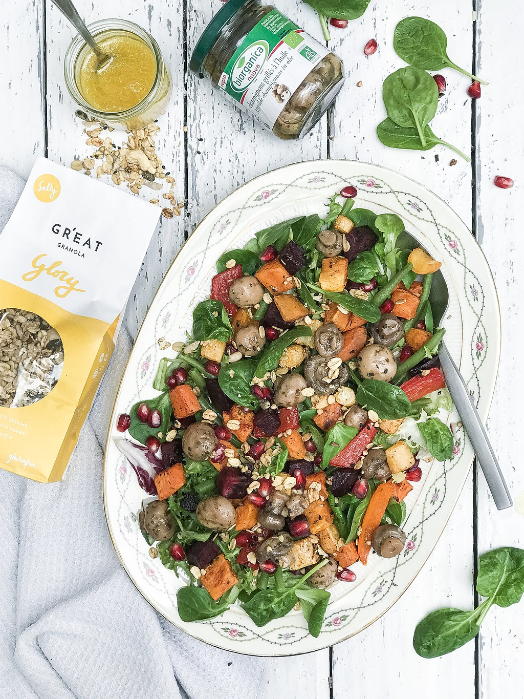 Lichte salade met gegrilde champignons